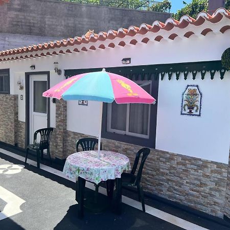 Modern Minimalist Studio With Essential Comfort Funchal  Exterior foto
