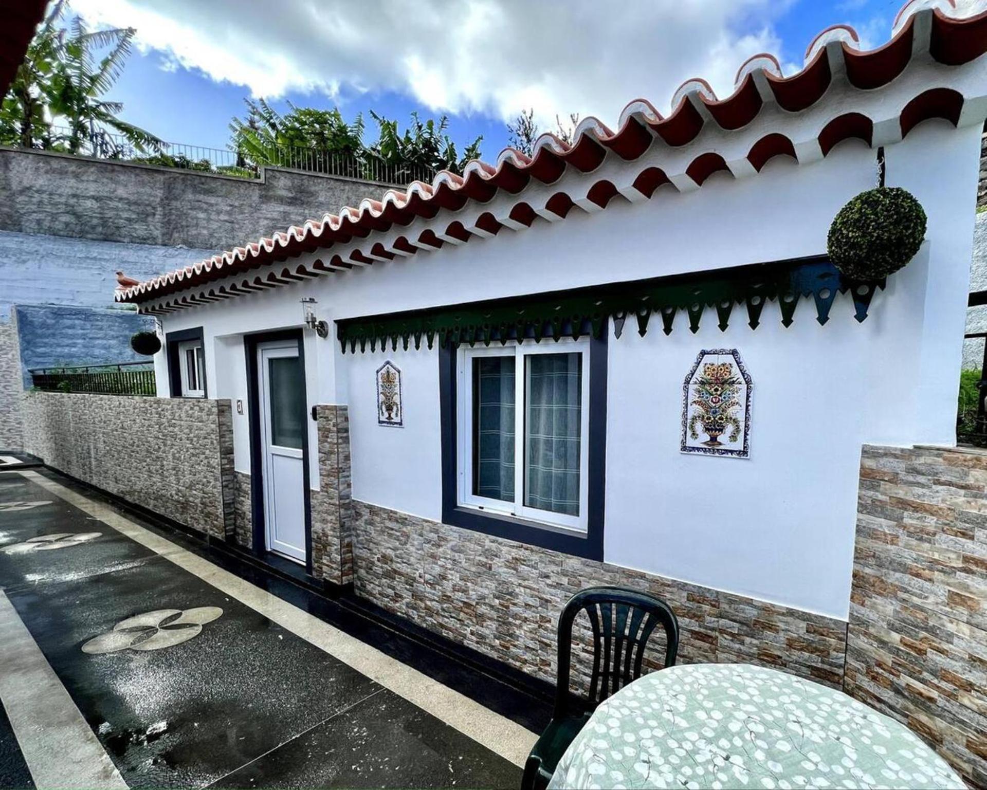 Modern Minimalist Studio With Essential Comfort Funchal  Exterior foto